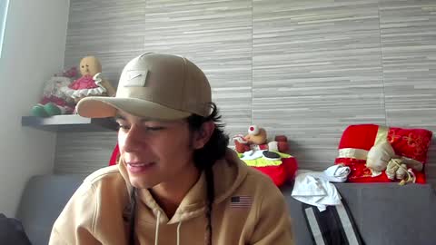 Snapshot of daemon_txuspunk chatting on 12-15-24, 02:16 DAEMON online show from 12-15-24, 02:16