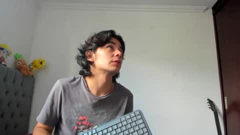 Snapshot of daemon_txuspunk chatting on 01-11-25, 05:18 DAEMON online show from 01-11-25, 05:18