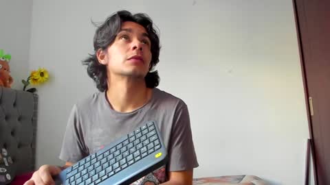 Snapshot of daemon_txuspunk chatting on 01-20-25, 01:21 DAEMON online show from 01-20-25, 01:21