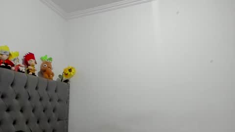 Snapshot of daemon_txuspunk chatting on 01-25-25, 04:45 DAEMON online show from 01-25-25, 04:45