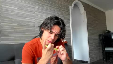 Snapshot of daemon_txuspunk chatting on 01-28-25, 08:15 DAEMON online show from 01-28-25, 08:15