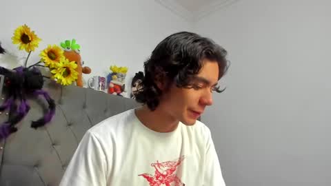 Snapshot of daemon_txuspunk chatting on 02-11-25, 09:35 DAEMON online show from 02-11-25, 09:35