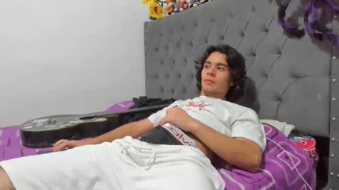 Snapshot of daemon_txuspunk chatting on 02-19-25, 12:46 DAEMON online show from 02-19-25, 12:46