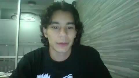 Snapshot of daemon_txuspunk chatting on 10-21-25, 11:27 DAEMON online show from 10-21-25, 11:27