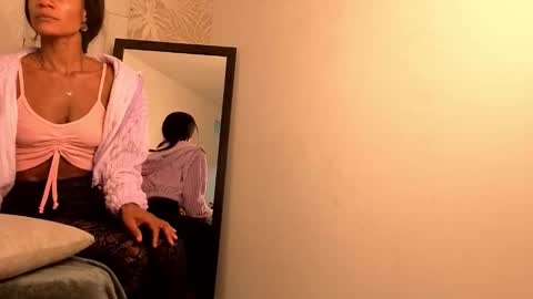 daffnelewis online show from 12-01-25, 11:15