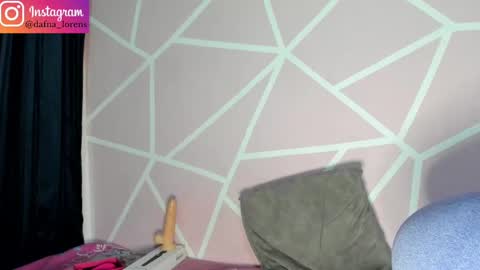 dafna lorens  online show from 11-24-25, 01:16