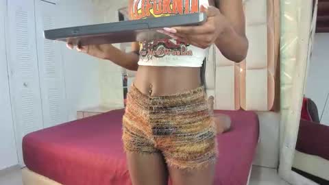 Snapshot of dafnee_adams chatting on 10-20-25, 12:49 Dafnee online show from 10-20-25, 12:49