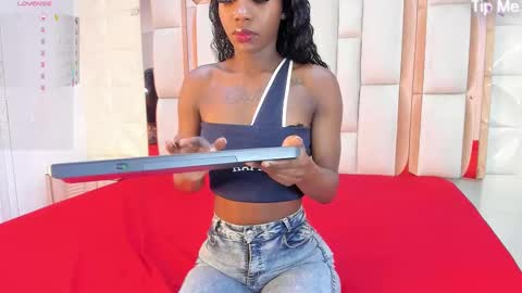 Snapshot of dafnee_adams chatting on 11-08-25, 12:27 Dafnee online show from 11-08-25, 12:27