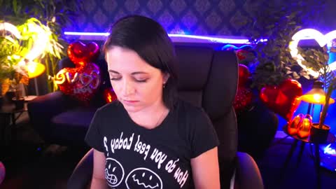 Snapshot of dafni_mon chatting on 02-06-25, 01:43 Dafni Mon online show from 02-06-25, 01:43