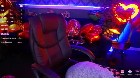 Snapshot of dafni_mon chatting on 02-17-25, 06:42 Dafni Mon online show from 02-17-25, 06:42