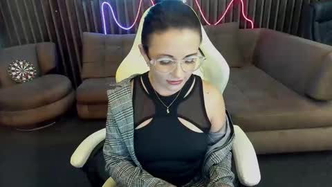 Snapshot of dafni_mon chatting on 09-19-25, 05:42 Dafni Mon online show from 09-19-25, 05:42