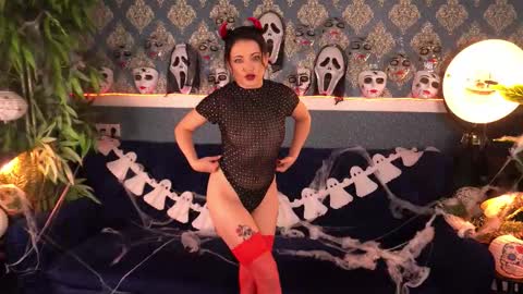 Snapshot of dafni_mon chatting on 10-31-25, 07:31 Dafni Mon online show from 10-31-25, 07:31