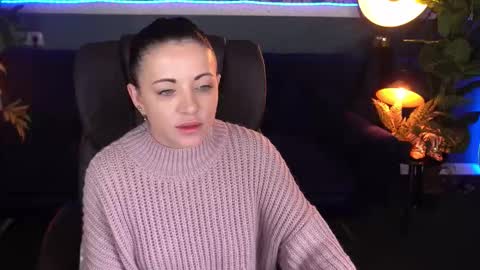 Snapshot of dafni_mon chatting on 11-19-25, 06:57 Dafni Mon online show from 11-19-25, 06:57