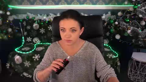 Snapshot of dafni_mon chatting on 12-17-25, 06:52 Dafni Mon online show from 12-17-25, 06:52