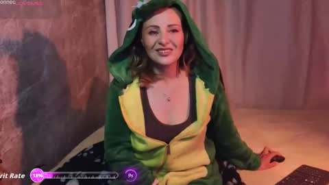 Snapshot of dagny_jo chatting on 10-08-25, 03:48 Lulu online show from 10-08-25, 03:48