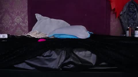 dahiana klimt online show from 11-07-25, 05:07