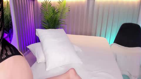 dahianthompson1_ online show from 01-16-26, 09:52