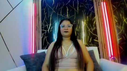 Snapshot of dahlia_vera23_aws chatting on 10-05-25, 03:49 dahlia_vera23_aws online show from 10-05-25, 03:49