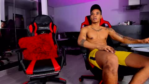 Snapshot of daikokuten_ chatting on 02-12-25, 02:03 daikokuten_ online show from 02-12-25, 02:03