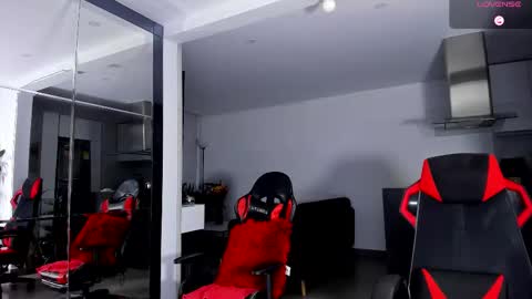 Snapshot of daikokuten_ chatting on 10-19-25, 10:54 daikokuten_ online show from 10-19-25, 10:54