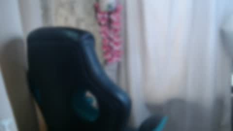 Snapshot of dailylush chatting on 07-29-26, 10:41 Kim online show from 07-29-26, 10:41
