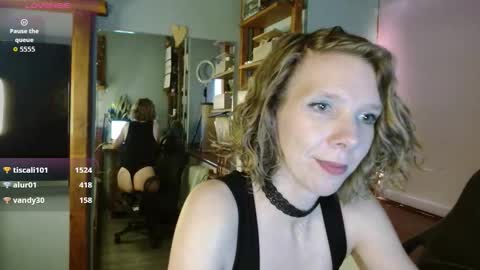 daisy_lovely online show from 10-20-25, 04:24