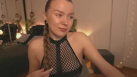 Snapshot of daisy_stacey chatting on 10-12-25, 07:57 Stacey online show from 10-12-25, 07:57