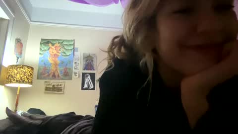 Snapshot of daisybaby699 chatting on 12-28-24, 10:03 DaisyB3 online show from 12-28-24, 10:03