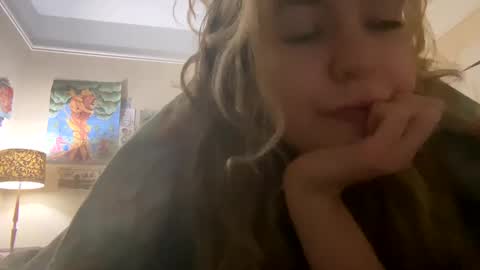 Snapshot of daisybaby699 chatting on 01-10-25, 04:33 DaisyB3 online show from 01-10-25, 04:33