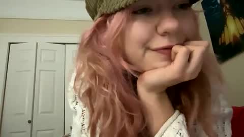 Snapshot of daisybaby699 chatting on 01-18-25, 08:31 DaisyB3 online show from 01-18-25, 08:31