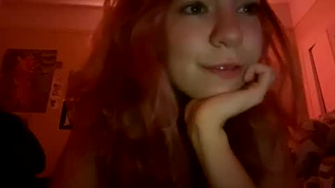 Snapshot of daisybaby699 chatting on 01-19-25, 06:53 DaisyB3 online show from 01-19-25, 06:53