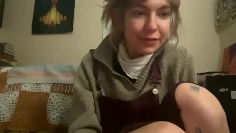 Snapshot of daisybaby699 chatting on 02-24-25, 06:05 DaisyB3 online show from 02-24-25, 06:05
