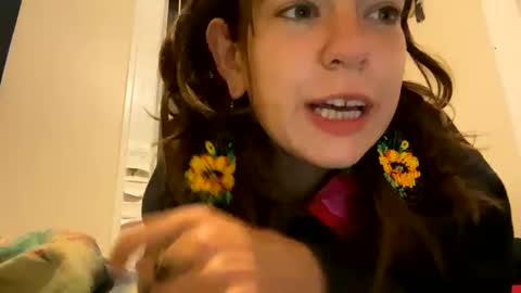 Snapshot of daisybaby699 chatting on 09-09-25, 06:13 DaisyB3 online show from 09-09-25, 06:13