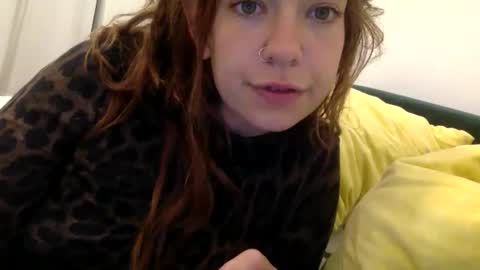 Snapshot of daisybaby699 chatting on 10-24-25, 11:01 DaisyB3 online show from 10-24-25, 11:01