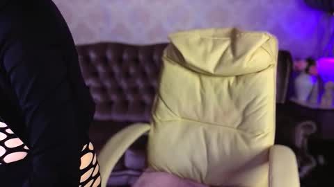 daisydelight_ online show from 12-15-25, 10:36