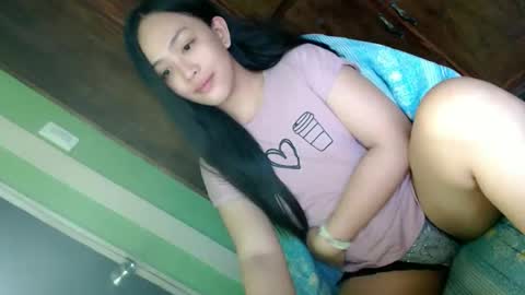 Snapshot of daisylira chatting on 10-22-25, 12:44 LILY christmas wish breast implant online show from 10-22-25, 12:44