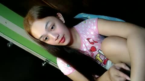 Snapshot of daisylira chatting on 11-15-25, 01:25 LILY christmas wish breast implant online show from 11-15-25, 01:25