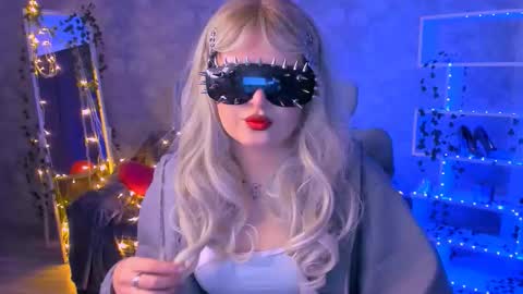 Snapshot of daisyvale chatting on 02-20-26, 01:22 Daisy online show from 02-20-26, 01:22