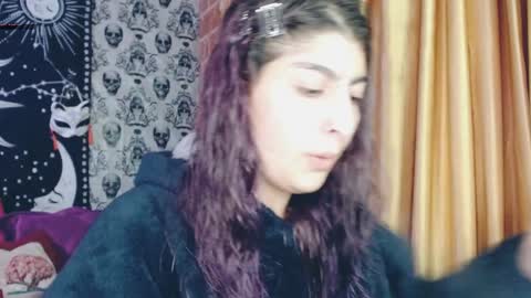 Snapshot of dak_7 chatting on 01-31-25, 05:19 -- -- help me reach 100 hands up online show from 01-31-25, 05:19