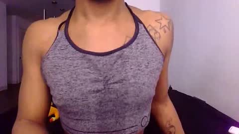 Snapshot of dakititwaa chatting on 12-13-25, 10:04 Twa online show from 12-13-25, 10:04