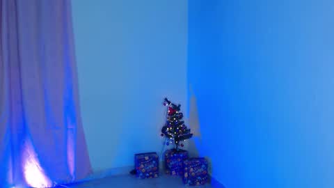 VALENTINA  online show from 12-20-25, 08:10