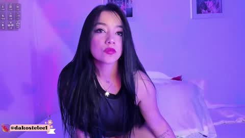 dakostelee1_ online show from 09-18-25, 10:23