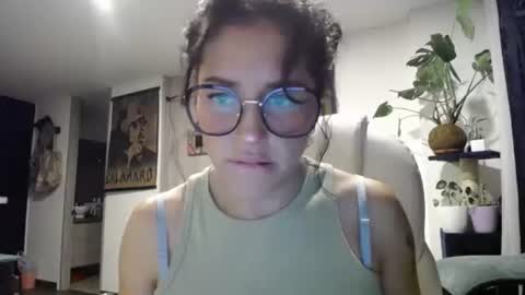 IG  dakotasofiaa online show from 12-17-24, 05:51