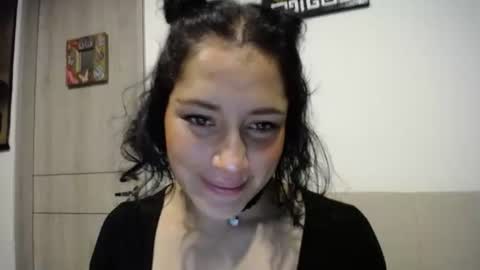 IG  dakotasofiaa online show from 12-30-24, 04:42