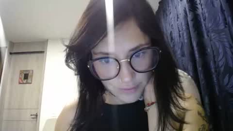 IG  dakotasofiaa online show from 03-05-25, 01:42