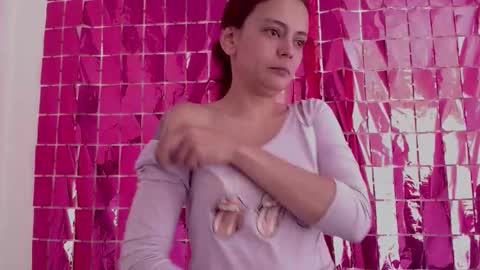 Dakota and Aron online show from 11-18-25, 04:00