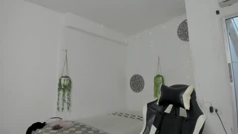 dakota_x18 online show from 11-11-25, 07:58