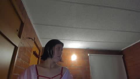 Snapshot of dakotaa_aa chatting on 12-24-24, 10:39 The girl of your dreams o online show from 12-24-24, 10:39