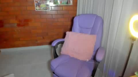 Snapshot of dakotaa_aa chatting on 01-28-25, 11:39 The girl of your dreams o online show from 01-28-25, 11:39