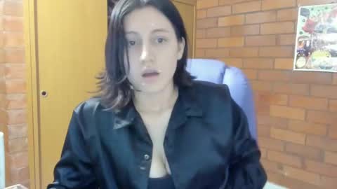 Snapshot of dakotaa_aa chatting on 03-10-25, 10:55 The girl of your dreams o online show from 03-10-25, 10:55